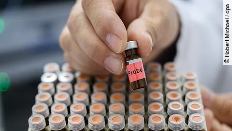 Laborproben: die Landesuntersuchungsanstalt in Sachsen kontrolliert pro jahr etwa eine Million davon