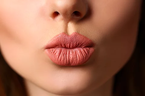 Küssen erlaubt - auch mit Zöliakie: Das Risiko einer Glutenübertragung ist minimal Küssen erlaubt - auch mit Zöliakie: Das Risiko einer Glutenübertragung ist minimal