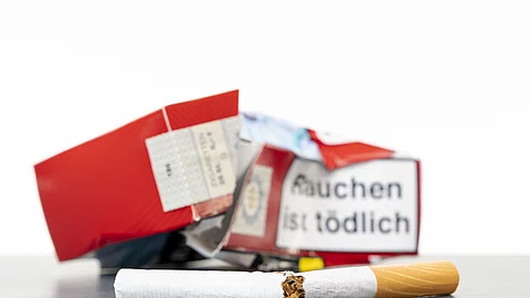 Zigarettenschachtel mit Warnhinweis