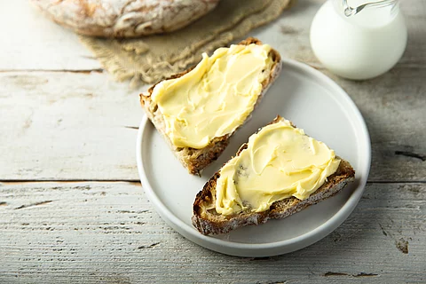 Frisches Butterbrot - köstlich, aber nicht wirklich gut für die Gesundheit