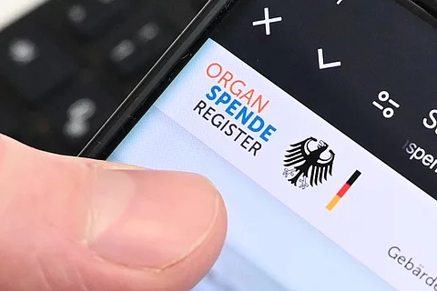 urn:newsml:dpa.com:20090101:241205-935-358167