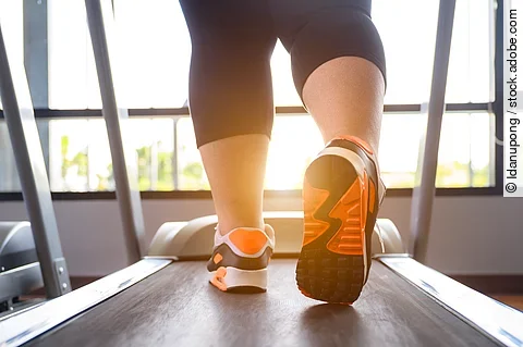 Sportler auf Laufband