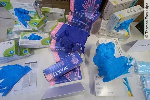 Schutzausstattung für den Pandemiefall im neuen Landesmateriallager Rheinland-Pfalz 