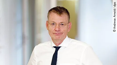 urn:newsml:dpa.com:20090101:241119-935-334689 urn:newsml:dpa.com:20090101:241119-935-334689