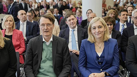Nina Warken bei der Amtsübernahme in Berlin