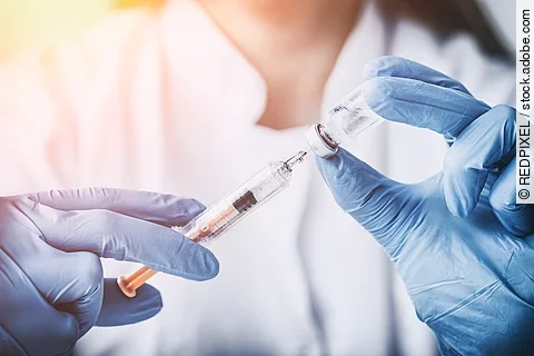 injecting injection vaccine vaccination medicine flu woman docto