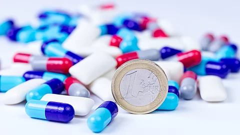 Money and pills Money and pills