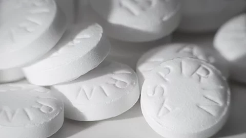 Aspirin_blueskies9 AdobeStock_46360191.jpg